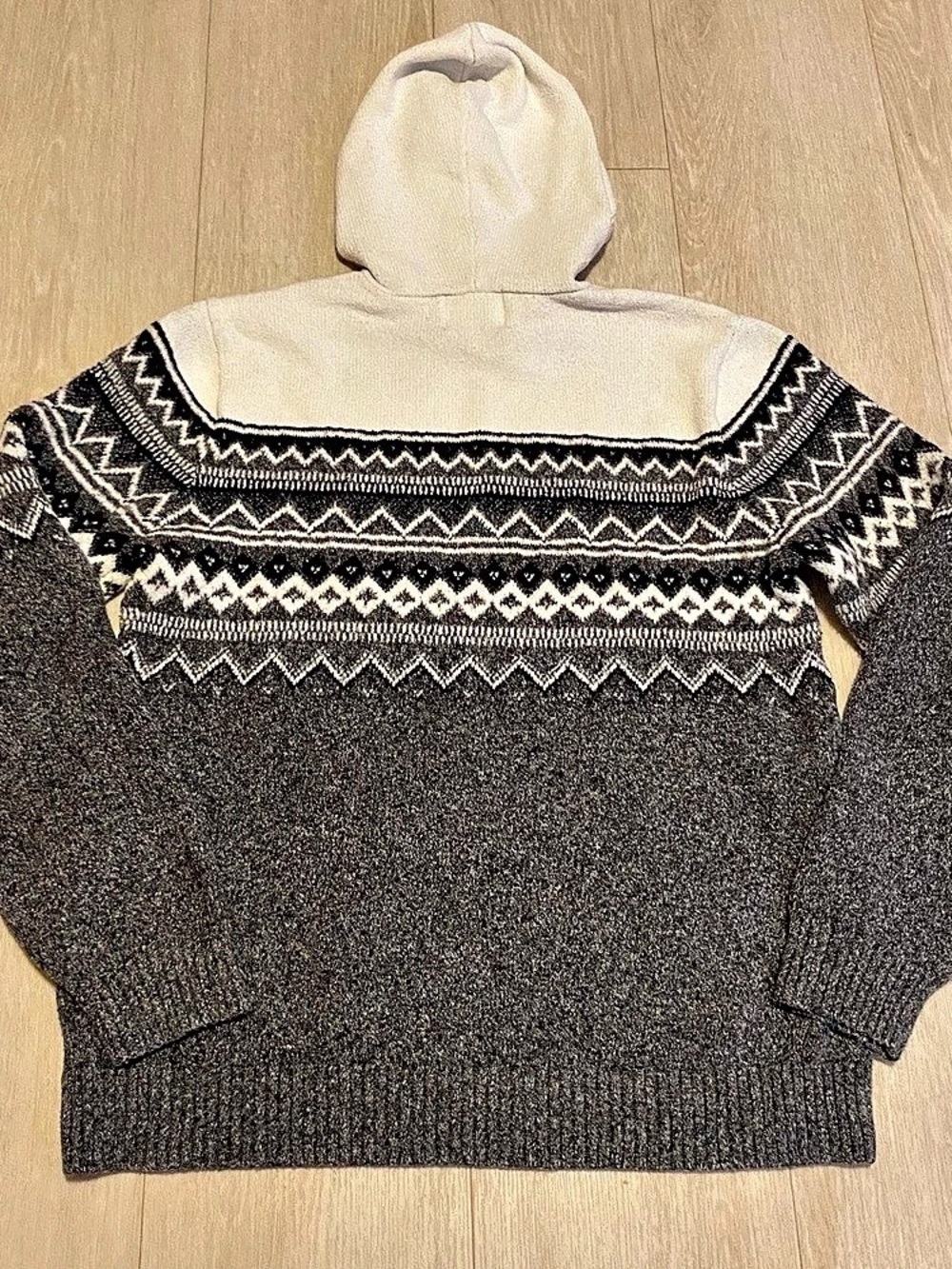 Old Navy Sweater Knit Geometric Aztec Hoodie in Black & White Size Large - Picture 3 of 10